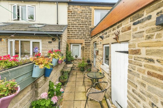 2-bed house on 117, Carlinghow Lane, Batley, £175,000