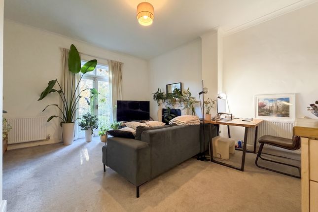 Kew Road, Kew photo 3