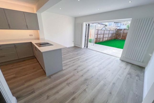 2, Berkeley Drive, West Molesey photo 2