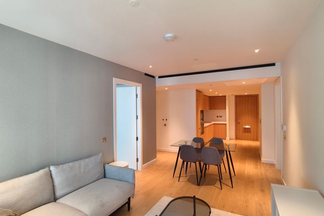 Apartment 512, Wilshire House, 2 Prospect Way, London photo 4