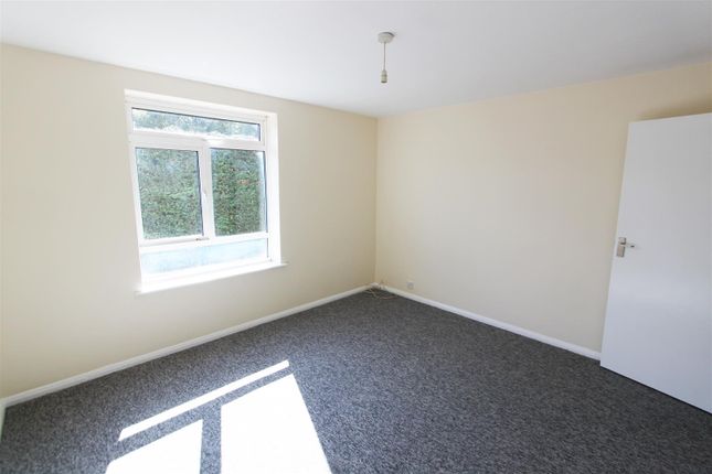 24, Goldstone Court, Hove photo 4