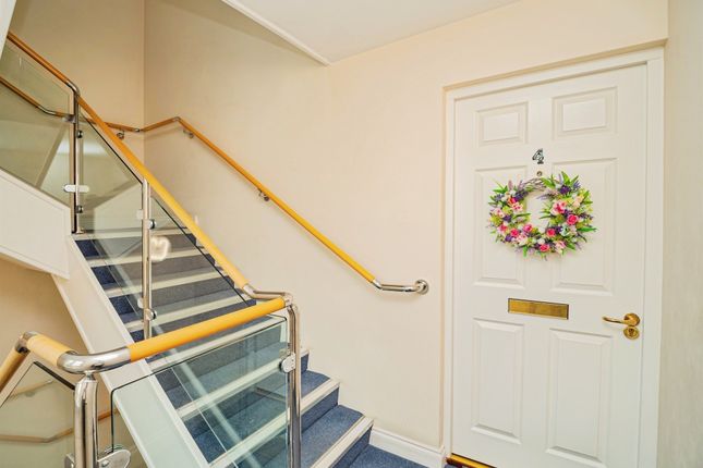 Flat 4, Regency Court, Melcombe Avenue, Weymouth photo 2