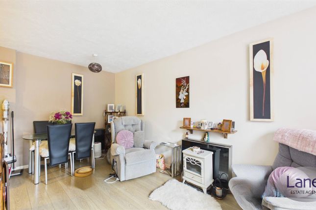129, Mahon Close, Enfield photo 4