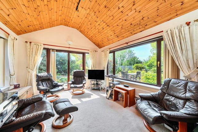 19, Briarbank Rise, Cheltenham photo 4