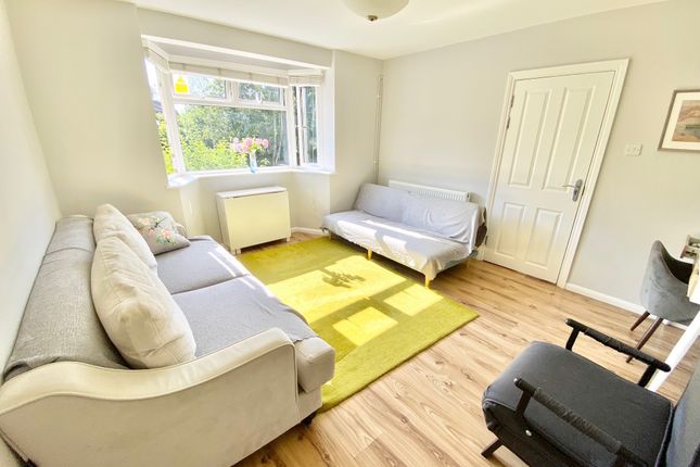 Castlewood Road, Cocfosters photo 2