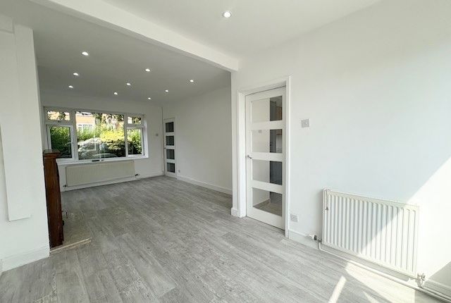 36, Bolton photo 2