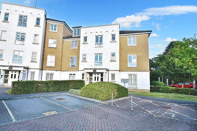 Thumbnail Flat for sale in Tudor Way, Knaphill, Woking