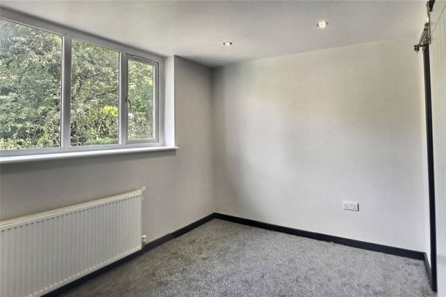 Room to rent in Blacker Road, Birkby, Huddersfield