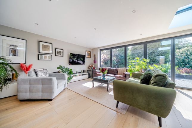 16, Turnpike Drive, Orpington photo 3