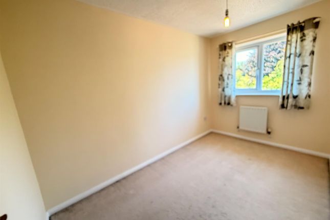 19, Bradley Close, Louth photo 5