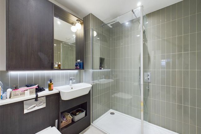Flat for sale in Albion Way, Horsham