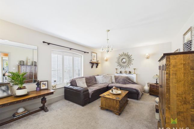 17, Penrhos Court, Whittington photo 2