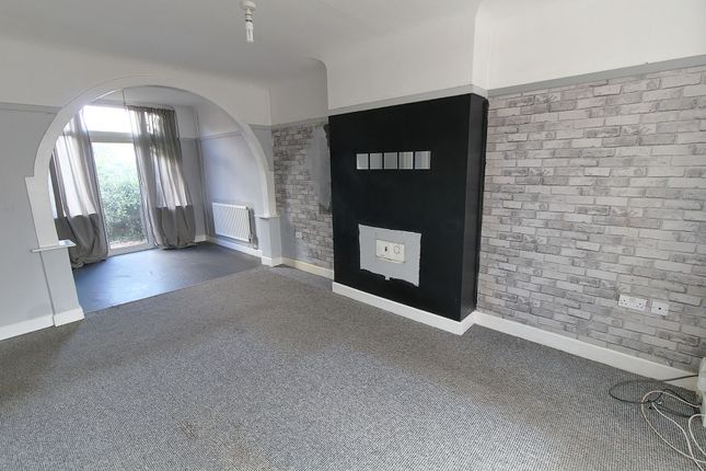 47 Oakfield Avenue, Leicester photo 2