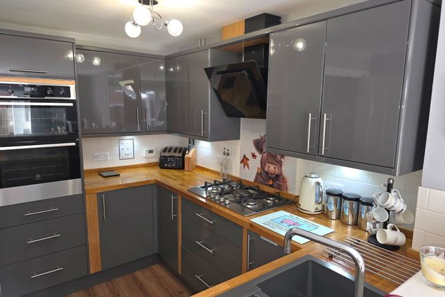 29, Brickfield Close, Newport photo 3