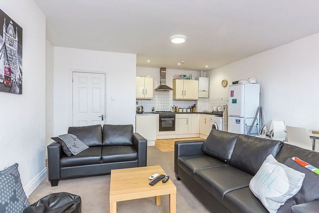 Flat to rent in Kilburn High Road, Kilburn