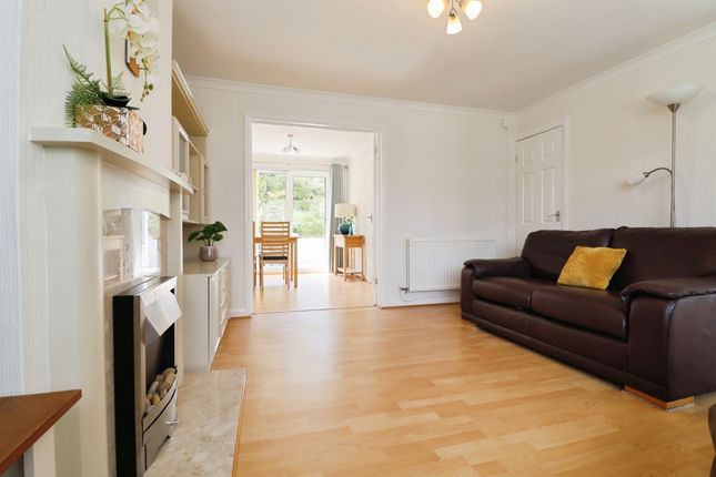 35, Teasel Avenue, Penarth photo 4