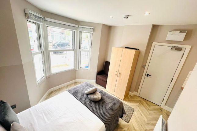 Room to rent in Havelock Road, Harrow