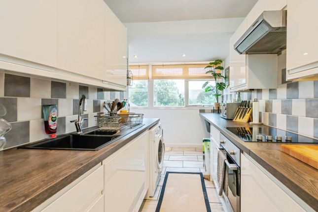 Flat 2, Middleton Court, 57, Elmer Road, West Sussex photo 4
