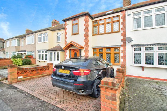 65, Gainsborough Road, Rainham photo 2