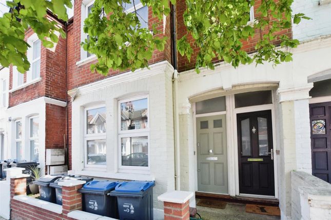 Maisonette for sale in University Road, Colliers Wood, London