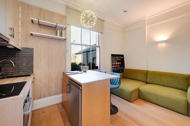 Flat 5, 33, Mapesbury Road, London photo 4