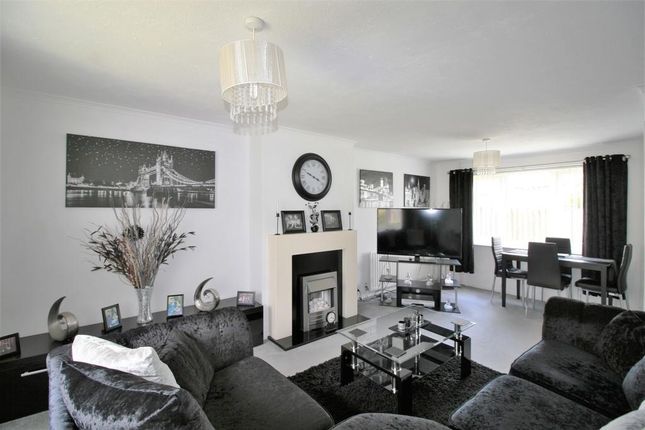 11, Lathkill Grove, Derbyshire photo 4