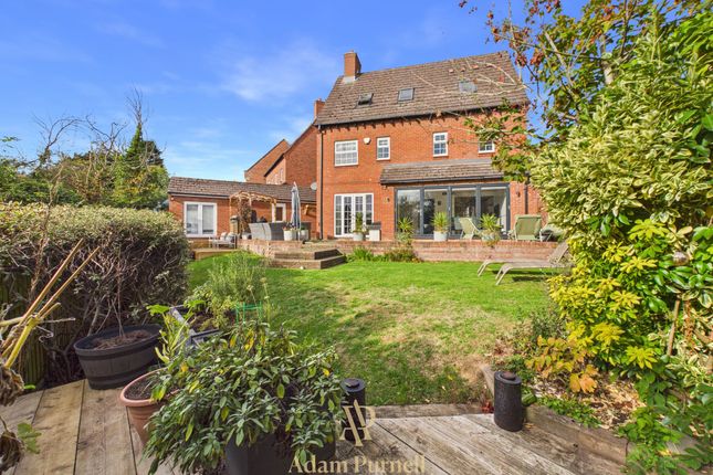 11 Bradgate Gardens, Hinckley photo 4