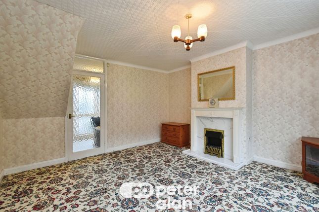 14, Maple Close, Merthyr Tydfil photo 4
