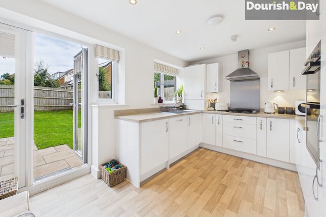 23 Merlon Court, Stafford photo 4