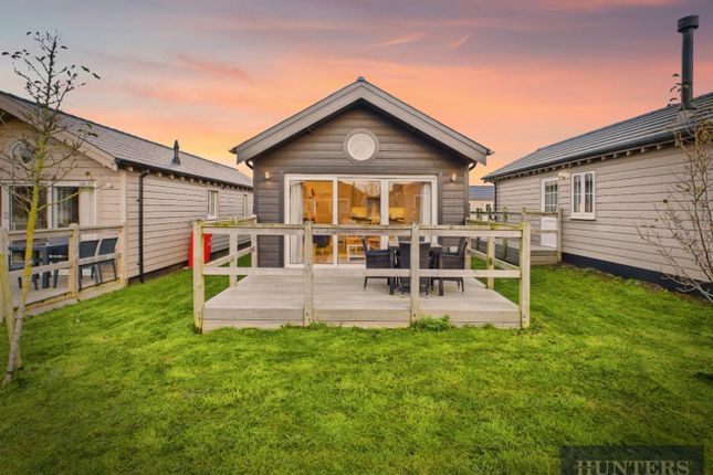 2-bed caravan on 4, Discovery Way, Filey, £160,000