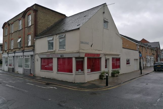 Retail premises for sale in Castle Street, East Cowes