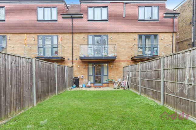 Terraced house for sale in Osterley Park, Southall