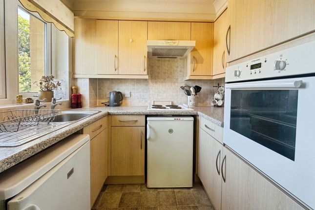 Carlton Court,24, Blenheim Road, Minehead photo 3