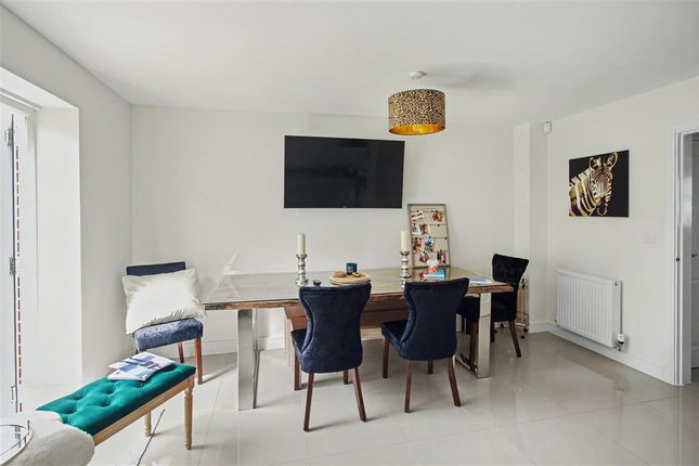 9, Teal Walk, Biddenham photo 4