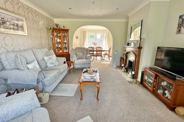 6, Monterey Gardens, Bexhill-on-Sea photo 3