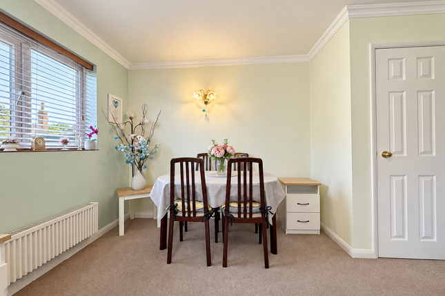 3, Chestnut Close, Minehead photo 3