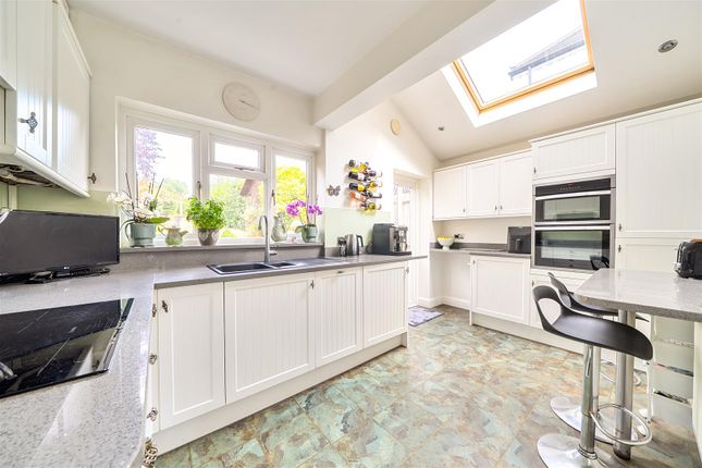 9, Parsonsfield Road, Banstead photo 3