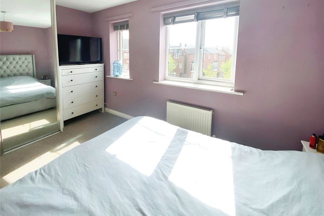 Terraced house to rent in Whitebeam Way, Nuneaton, Warwickshire