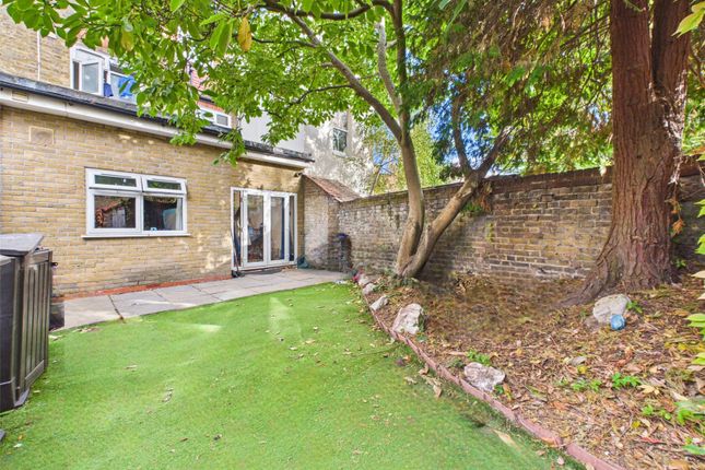 Stanley Road, Teddington photo 4