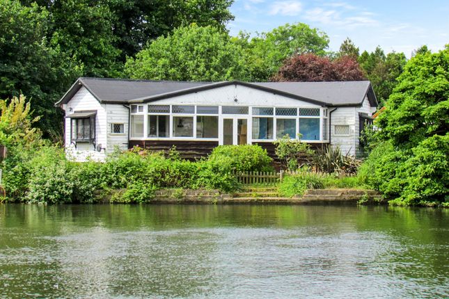 Thumbnail Property for sale in Riverside, Staines-Upon-Thames