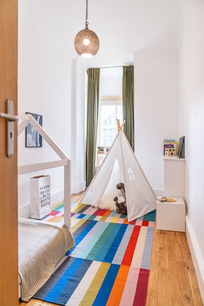 Flat for sale in Westbourne Street, London