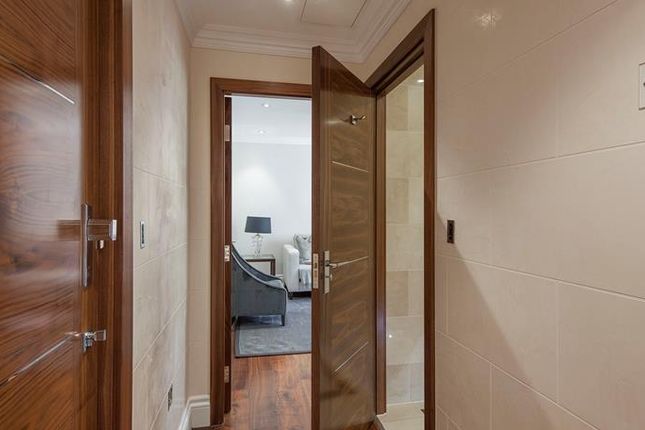 36, Garden House 86-92, Kensington Gardens Square, London photo 5