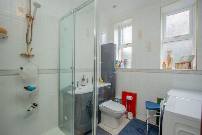 Flat for sale in Queens Gate, Lipson, Plymouth