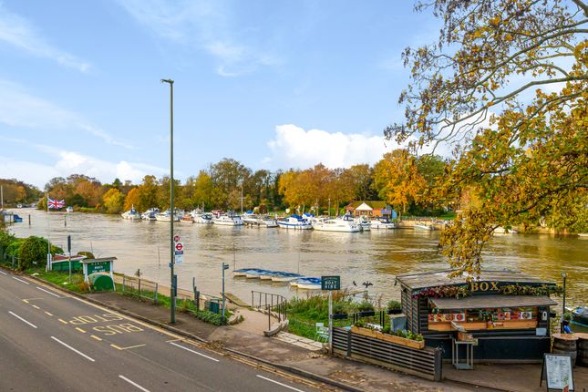 Thumbnail Flat for sale in 1 Bridge Road, East Molesey