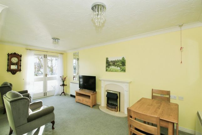 Flat for sale in Georgian Court, Spalding