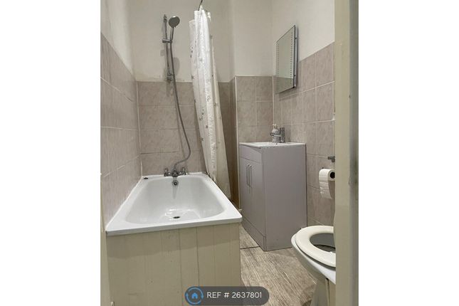 Main Bathroom - First Floor