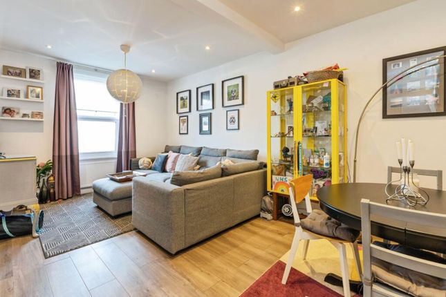 12, Tebworth Road, London photo 4