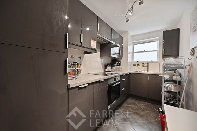 Flat 2 193 Queen`s Gate, London photo 4