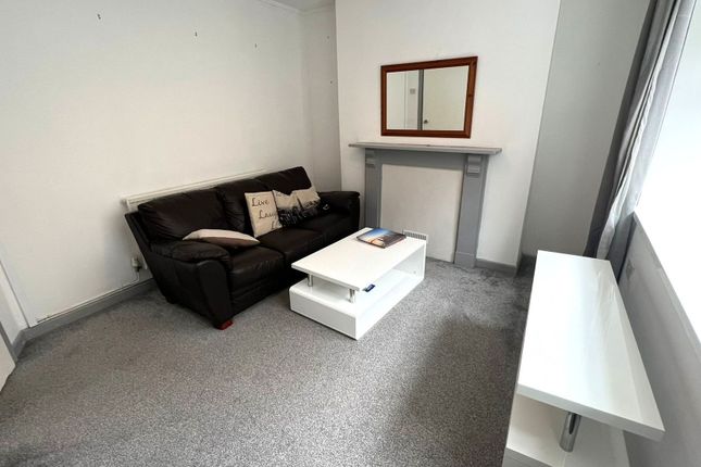 Basement Flat, 90 Marlborough Road, Swansea photo 2