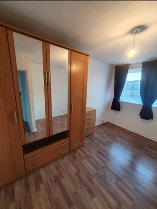 115b, Northumberland Park, London photo 3